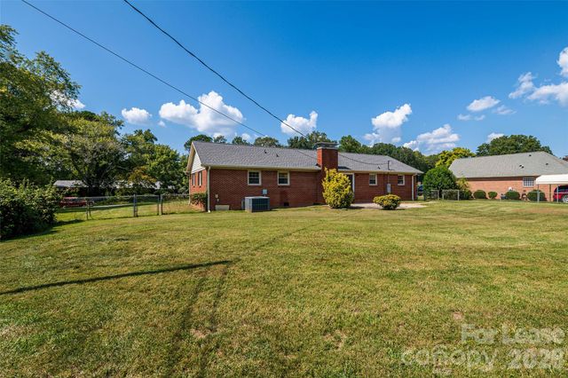 114 Cottonwood Drive, Mount Holly, NC 28120