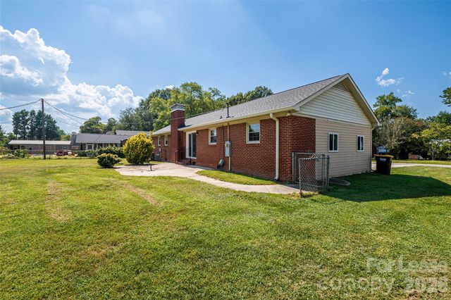 114 Cottonwood Drive, Mount Holly, NC 28120