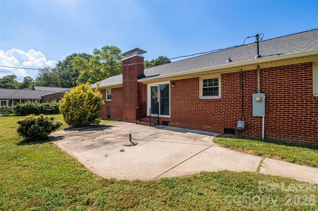 114 Cottonwood Drive, Mount Holly, NC 28120