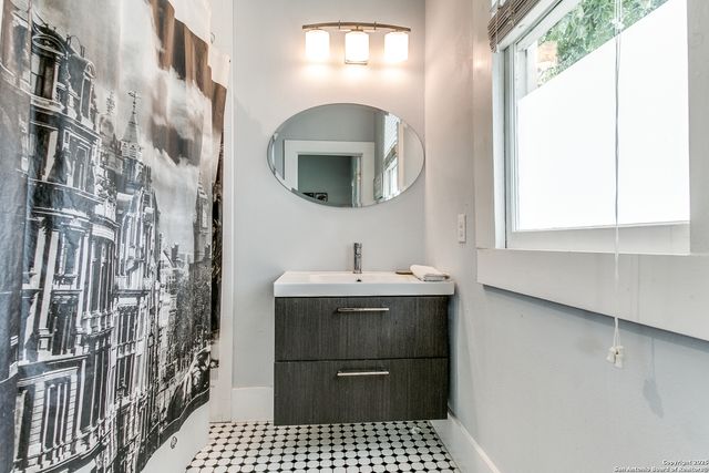 312 Burleson, San Antonio, TX 78202