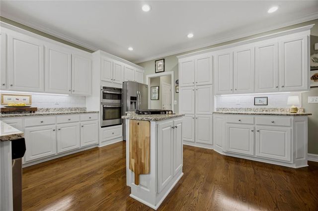 101 Oakwood Hills Drive, Suwanee, GA 30518