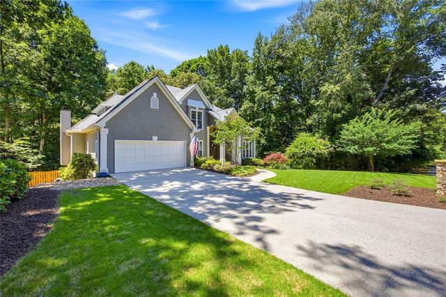 101 Oakwood Hills Drive, Suwanee, GA 30518