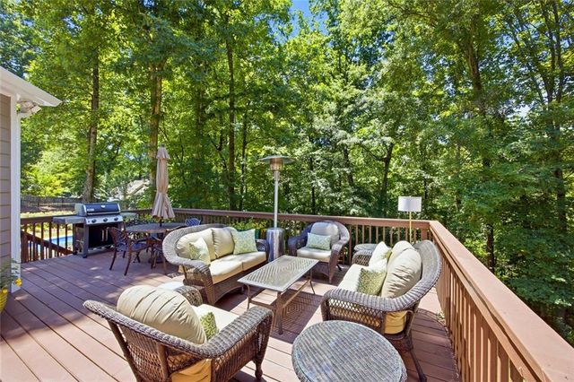 101 Oakwood Hills Drive, Suwanee, GA 30518