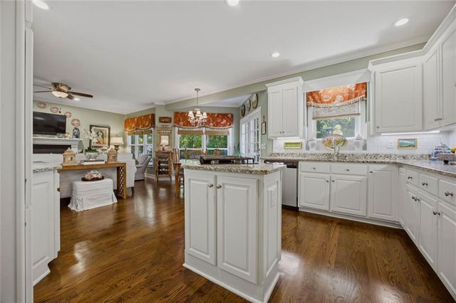 101 Oakwood Hills Drive, Suwanee, GA 30518