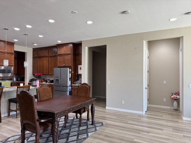 5525 W Banff Lane, Glendale, AZ 85306