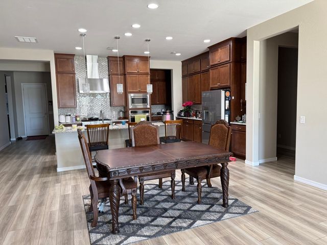 5525 W Banff Lane, Glendale, AZ 85306