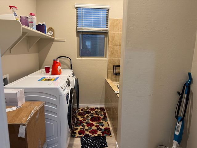 5525 W Banff Lane, Glendale, AZ 85306