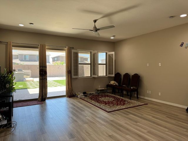 5525 W Banff Lane, Glendale, AZ 85306