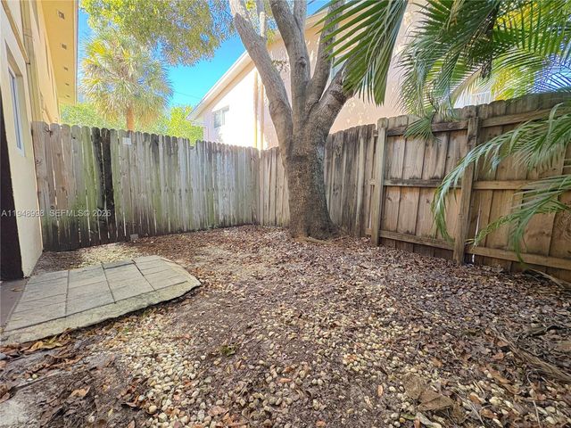 2901 Middle River Dr 7, Fort Lauderdale, FL 33306