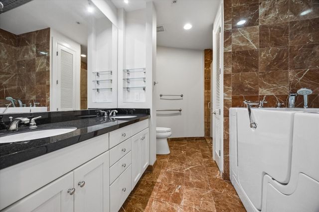 2211 Briarglen Drive 605, Houston, TX 77027