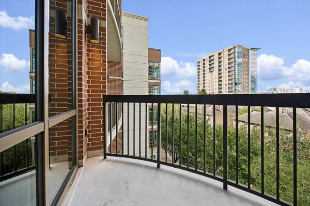2211 Briarglen Drive 605, Houston, TX 77027