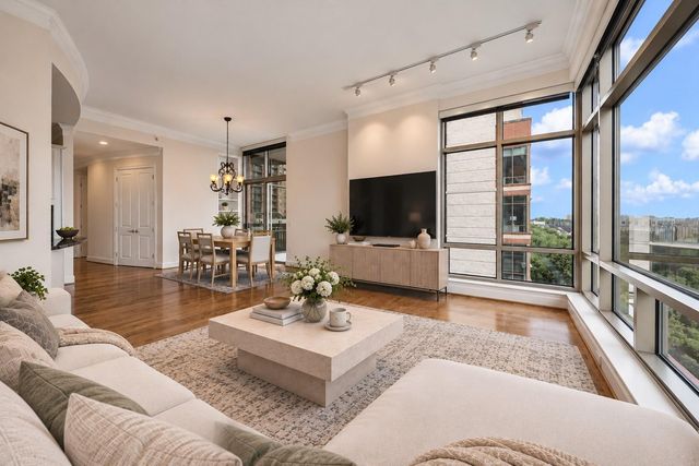 2211 Briarglen Drive 605, Houston, TX 77027