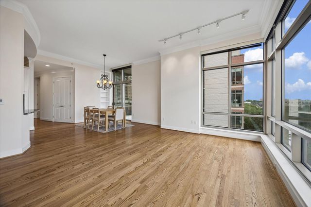 2211 Briarglen Drive 605, Houston, TX 77027
