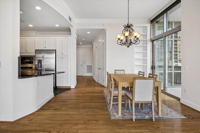 2211 Briarglen Drive 605, Houston, TX 77027