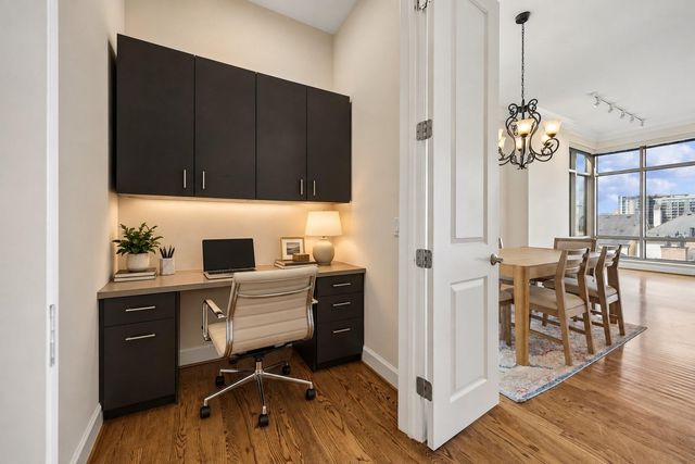 2211 Briarglen Drive 605, Houston, TX 77027