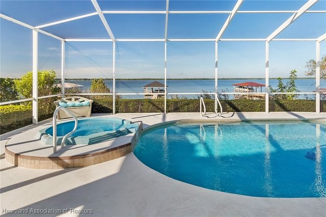 764 Sunset Pointe Drive, Lake Placid, FL 33852