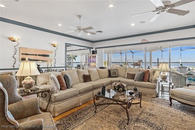 764 Sunset Pointe Drive, Lake Placid, FL 33852