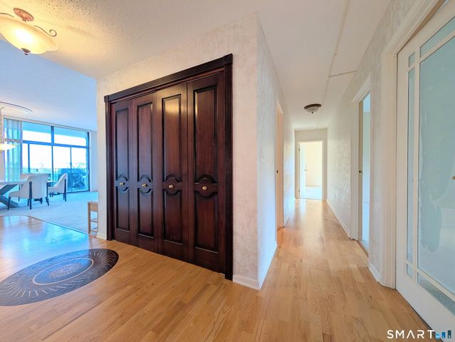 3200 Park Avenue 6F1, Bridgeport, CT 06604