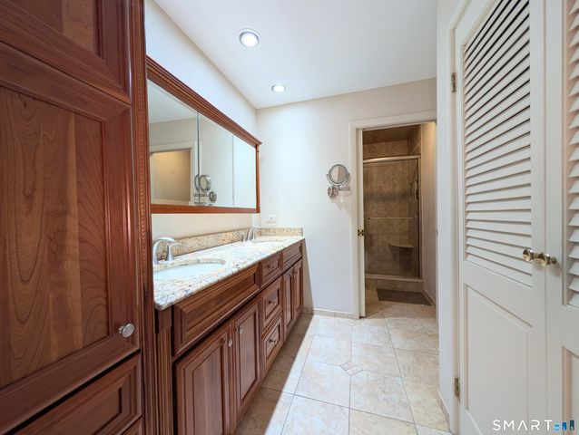 3200 Park Avenue 6F1, Bridgeport, CT 06604