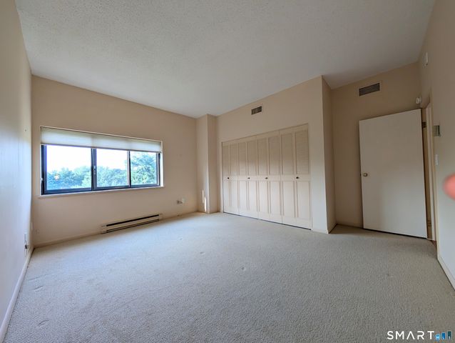 3200 Park Avenue 6F1, Bridgeport, CT 06604