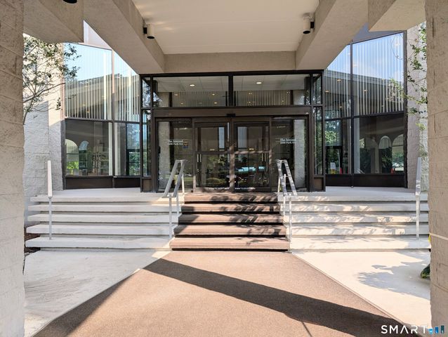 3200 Park Avenue 6F1, Bridgeport, CT 06604