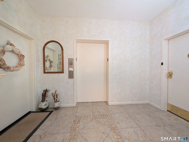 3200 Park Avenue 6F1, Bridgeport, CT 06604