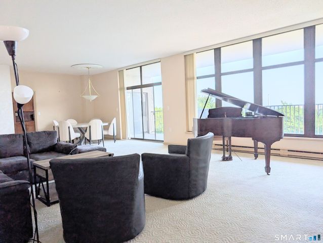 3200 Park Avenue 6F1, Bridgeport, CT 06604