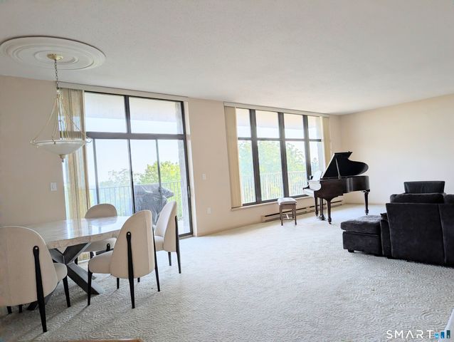 3200 Park Avenue 6F1, Bridgeport, CT 06604