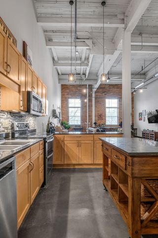 201 Price Road 111, Lexington, KY 40511