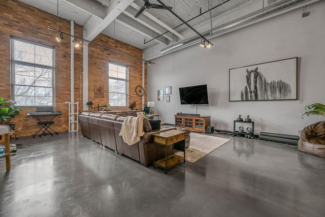 201 Price Road 111, Lexington, KY 40511