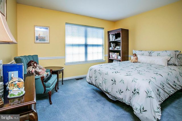 41 STEEPLECHASE LN, Royersford, PA 19468
