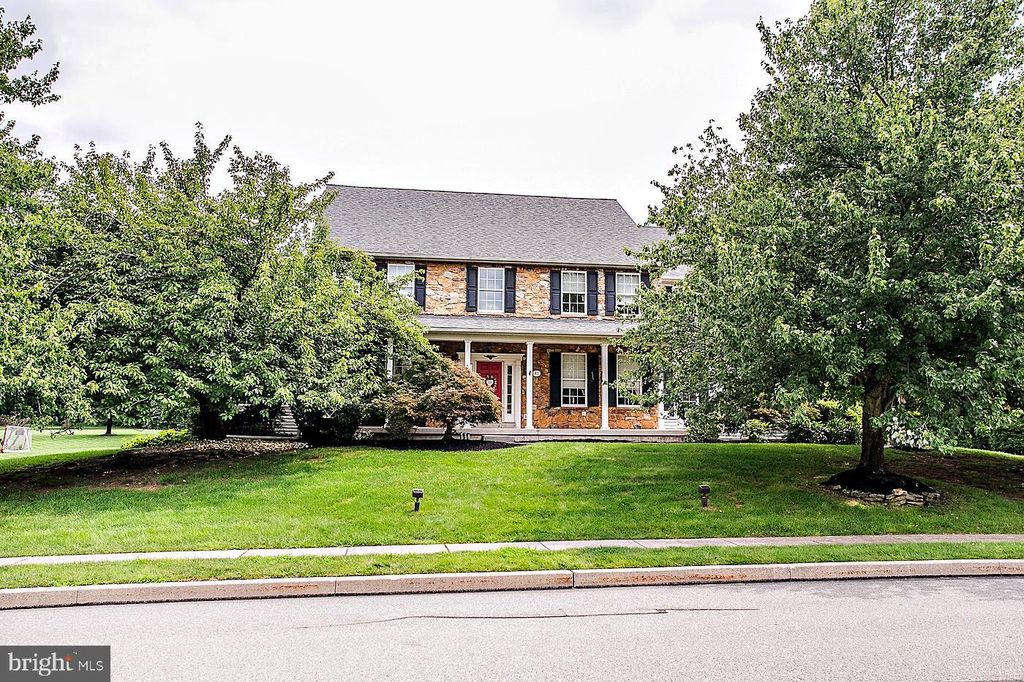 41 STEEPLECHASE LN, Royersford, PA 19468