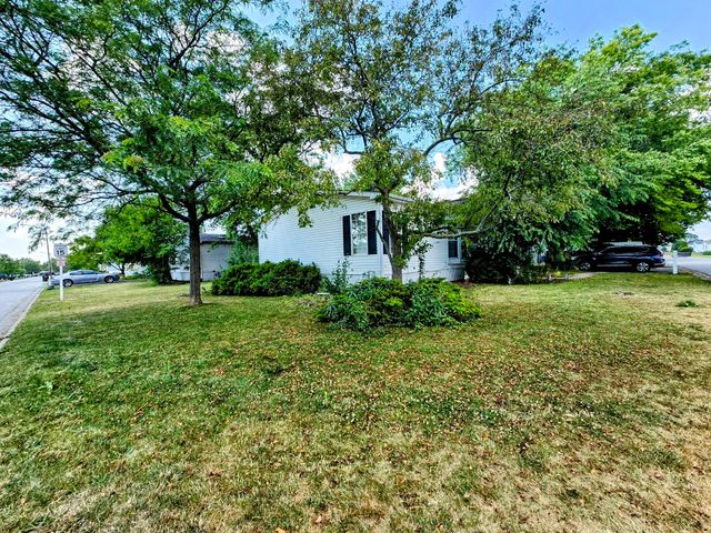 30 Bluebird Lane, Beecher, IL 60401