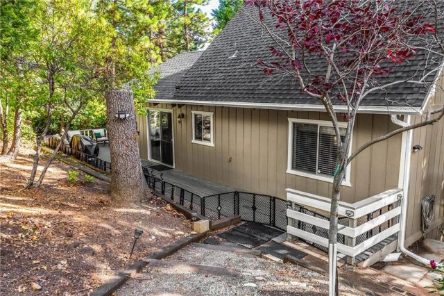 27963 St. Bernard Ln, Lake Arrowhead, CA 92352