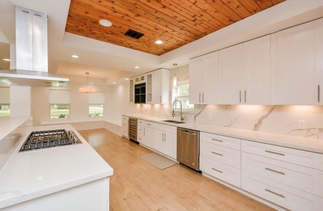 10603 Riverview Drive, Houston, TX 77042