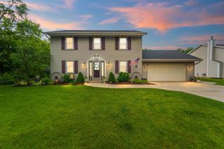 2935 W Bridge STREET, Greenfield, WI 53221