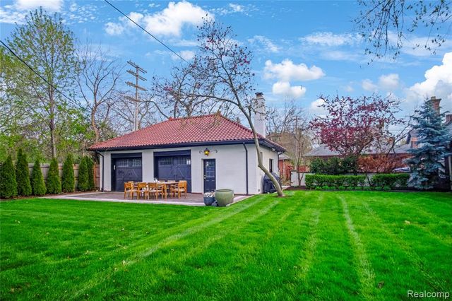 841 W Boston Boulevard, Detroit, MI 48202