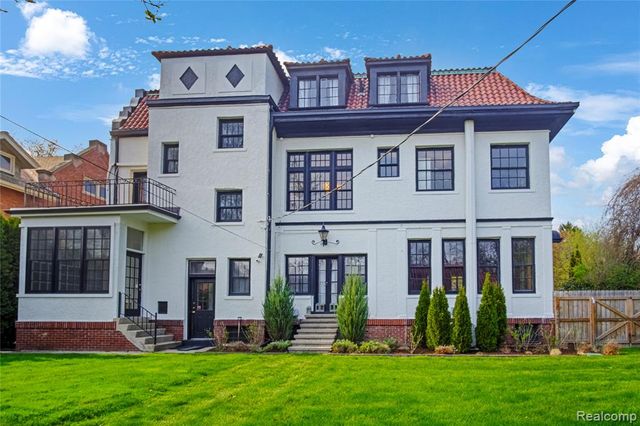 841 W Boston Boulevard, Detroit, MI 48202