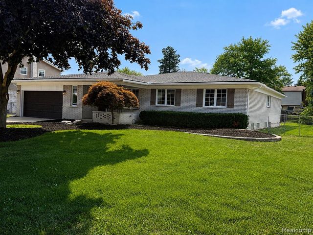 39501 Cobridge Drive, Clinton Township, MI 48038