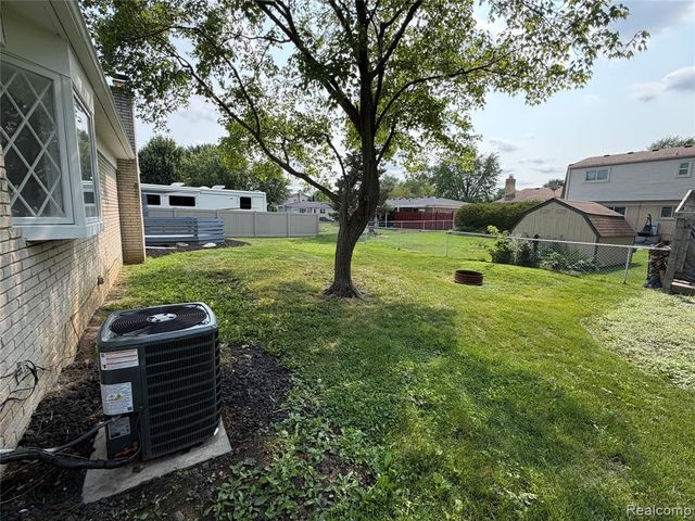 39501 Cobridge Drive, Clinton Township, MI 48038