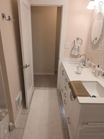 15260 Drysdale Street, Southgate, MI 48195