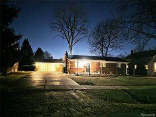 15260 Drysdale Street, Southgate, MI 48195