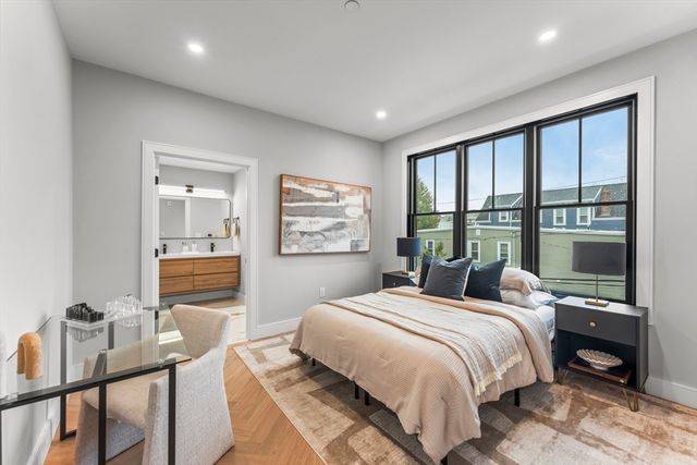 106 Moore 8, Boston, MA 02128