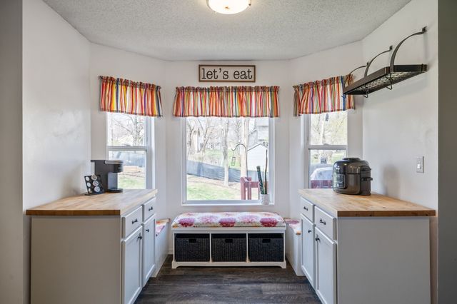 5180 Sycamore Drive, Pleasant Hill, IA 50327