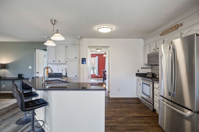 5180 Sycamore Drive, Pleasant Hill, IA 50327