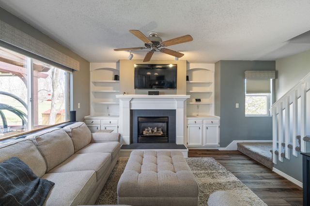 5180 Sycamore Drive, Pleasant Hill, IA 50327