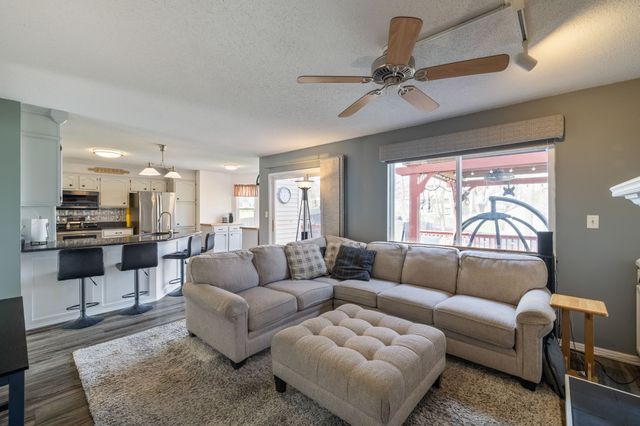 5180 Sycamore Drive, Pleasant Hill, IA 50327