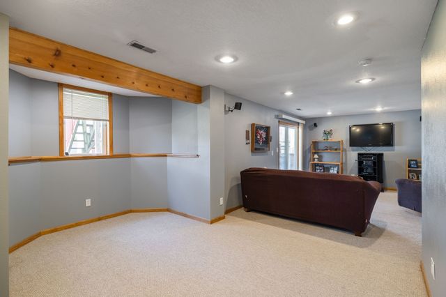 5180 Sycamore Drive, Pleasant Hill, IA 50327