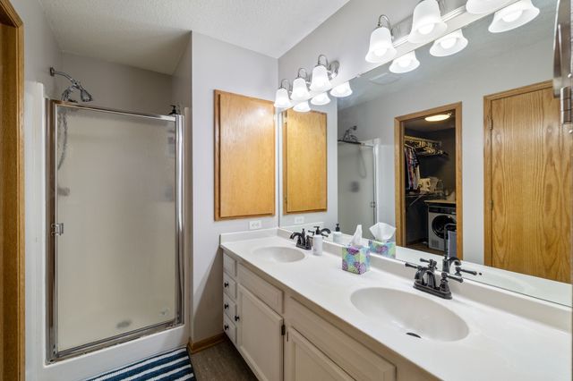 5180 Sycamore Drive, Pleasant Hill, IA 50327