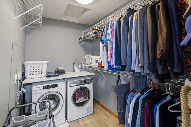 5180 Sycamore Drive, Pleasant Hill, IA 50327